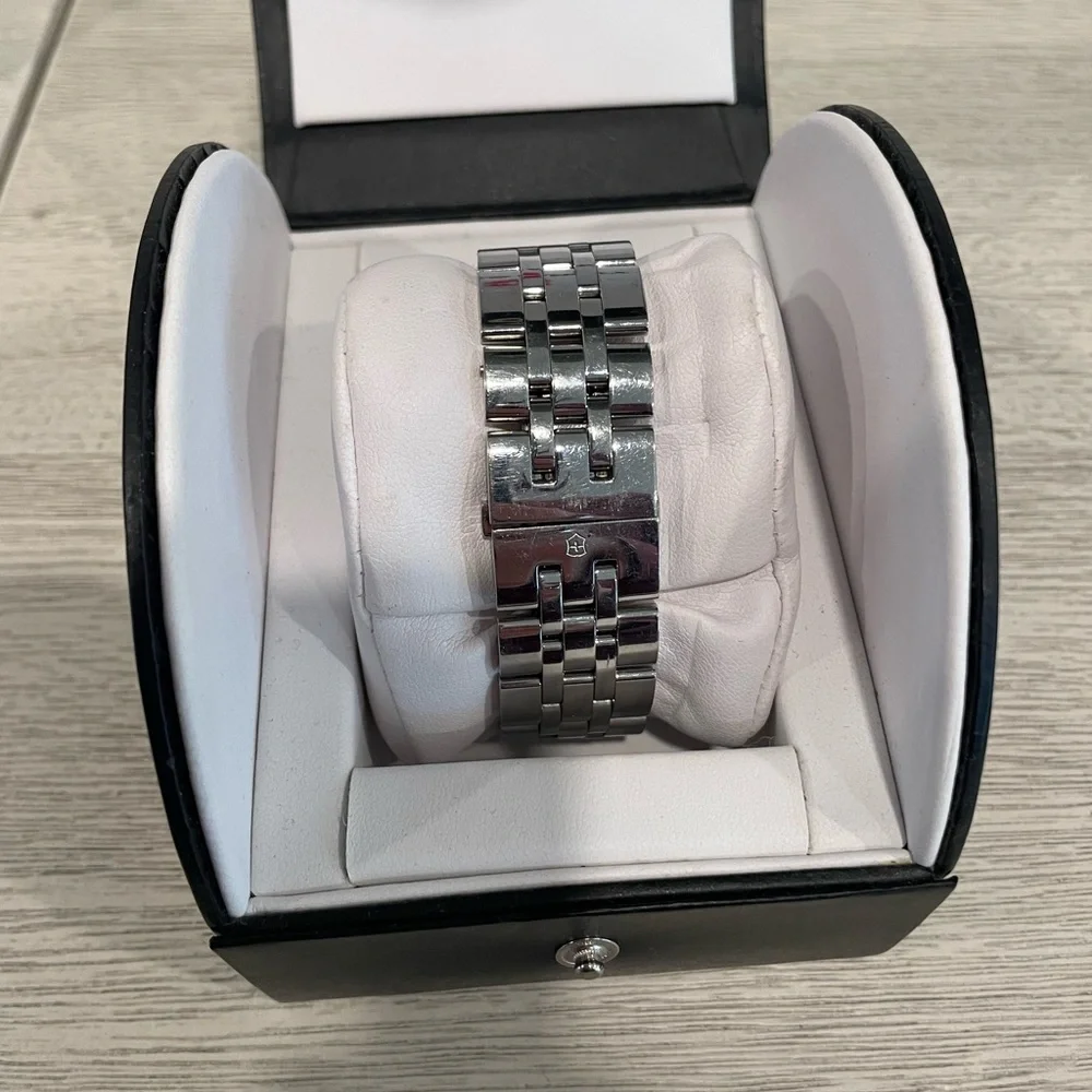 Victorinox Swiss Army Stainless Steel Watch - Picture 3 of 4